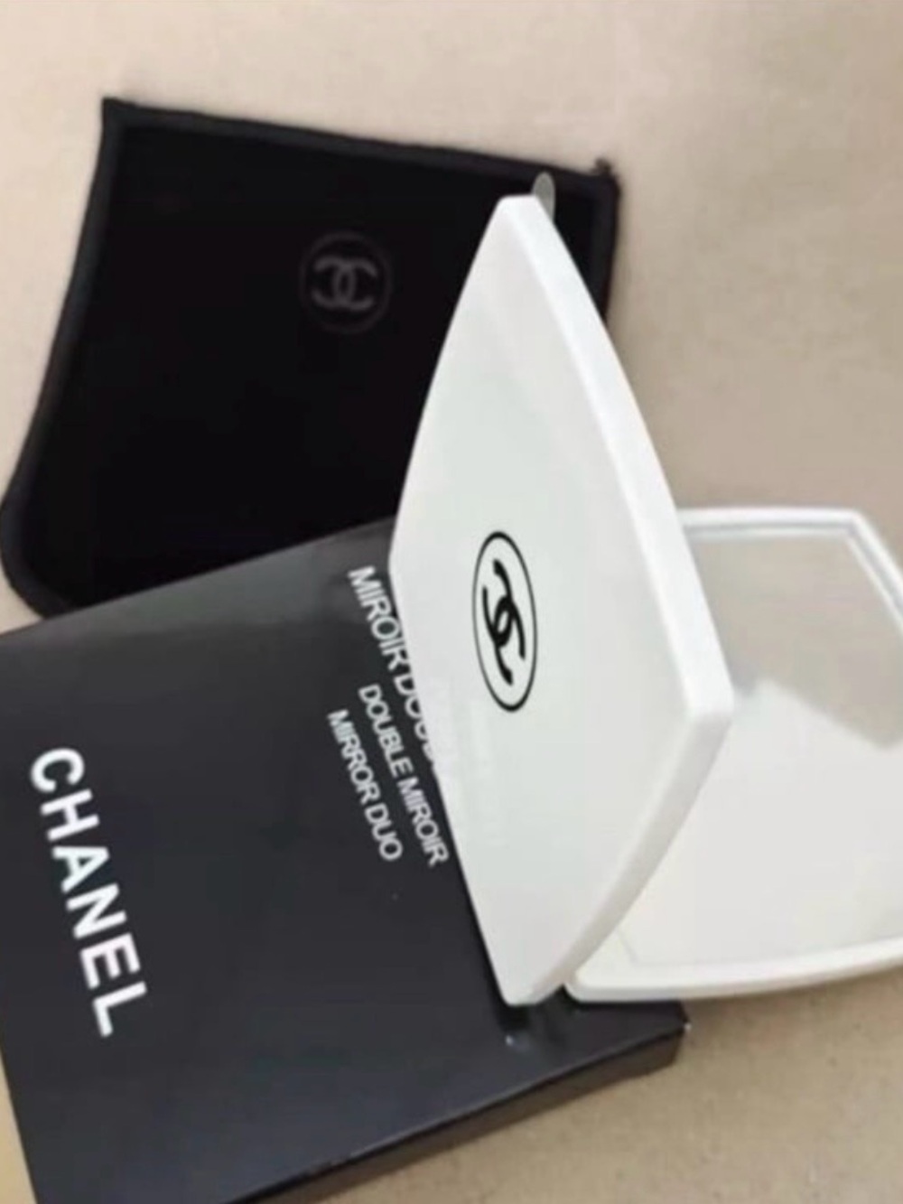 Chanel Double Mirror - Picture 4 of 5